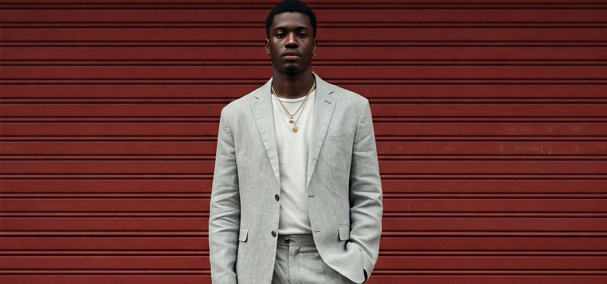The Gentleman's Cool Companion: Why Linen Reigns Supreme in Warmer Weather.